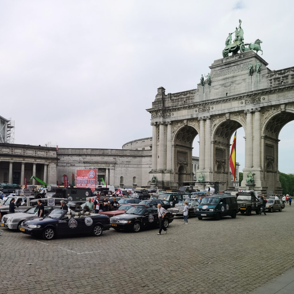 Treffpunkt aller Rallye Teams - Parc du Cinquantenaire in Brüssel.