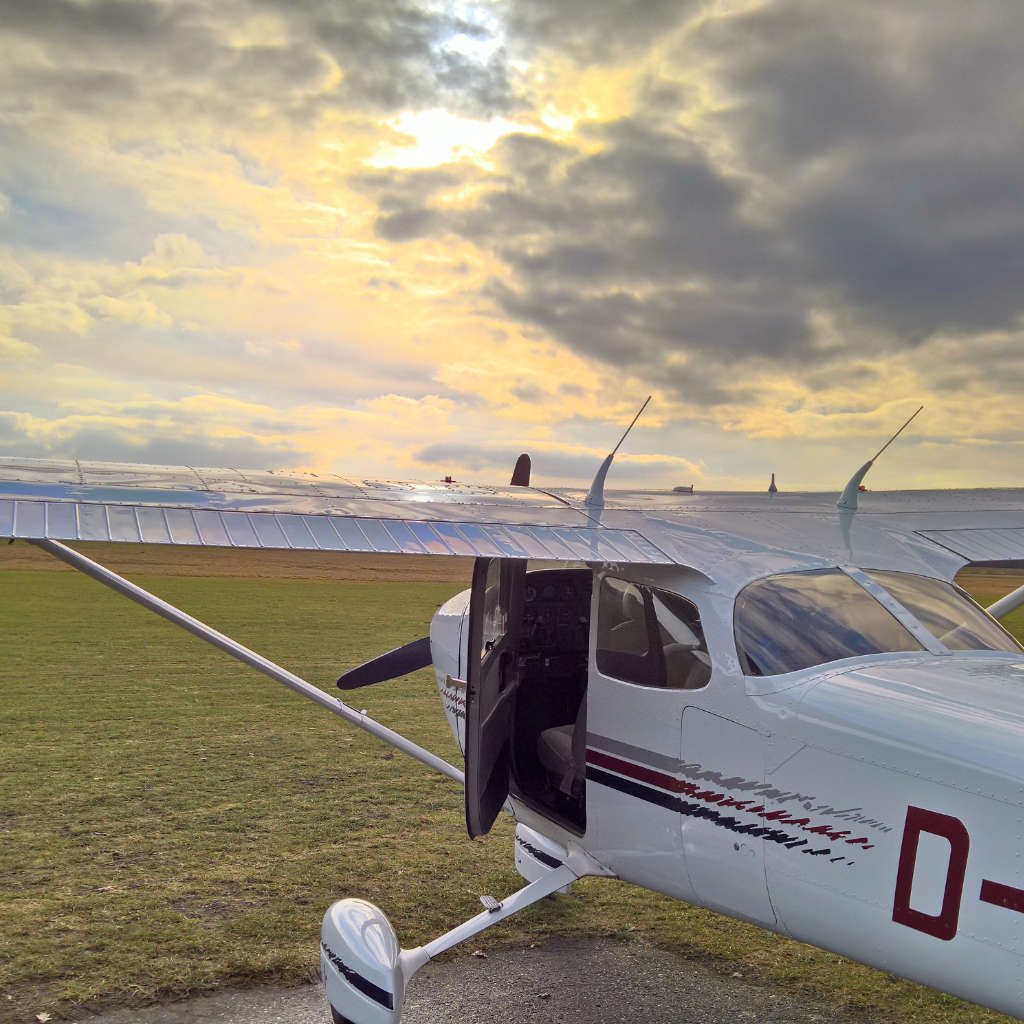 Nach der Landung noch die Sonne genießen - das perfekte Ende für deinen Ausflug.